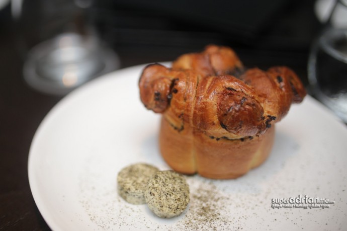 Truffle Brioche with Nori Butter