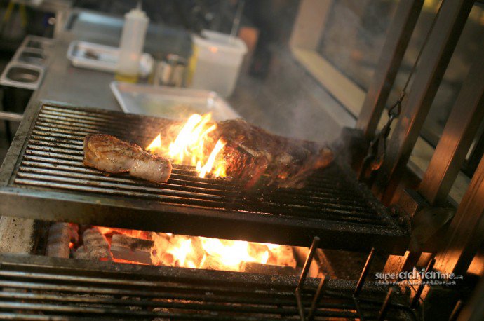 Beef grilled with Japanese charcoal
